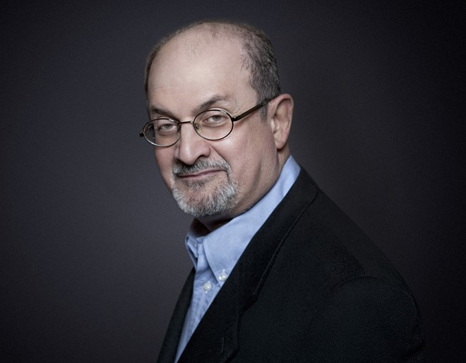 Salman Rushdie thach thuc cai chet de sang tao su huyen dieu hinh anh 1