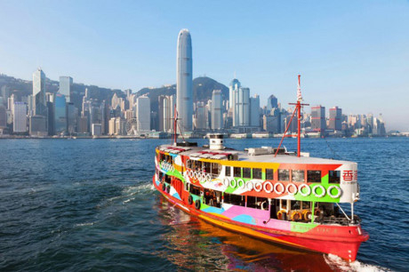 Hong Kong là thành phố có hệ thống vận tải phức tạp bao gồm cả phương tiện công cộng lẫn phương tiện cá nhân.