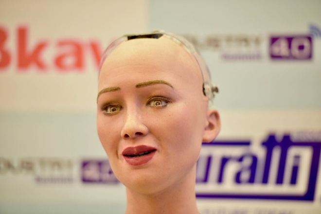 Robot Sophia mặc áo dài, trò chuyện về 4.0 ở Việt Nam - Ảnh 8.